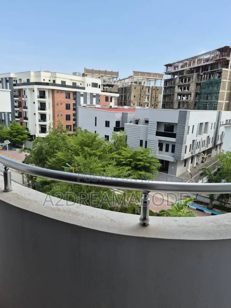 2bdrm Apartment in Lekki Phase 1 for rent