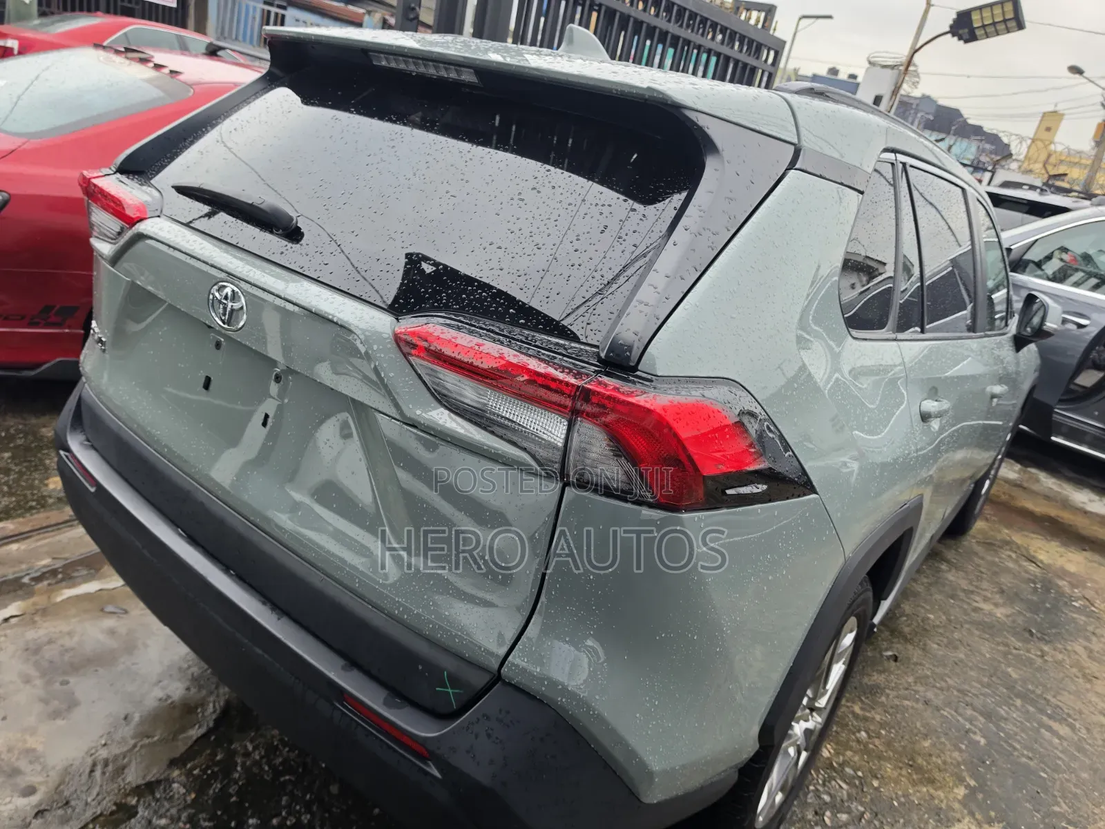 Toyota RAV4 2022 Green