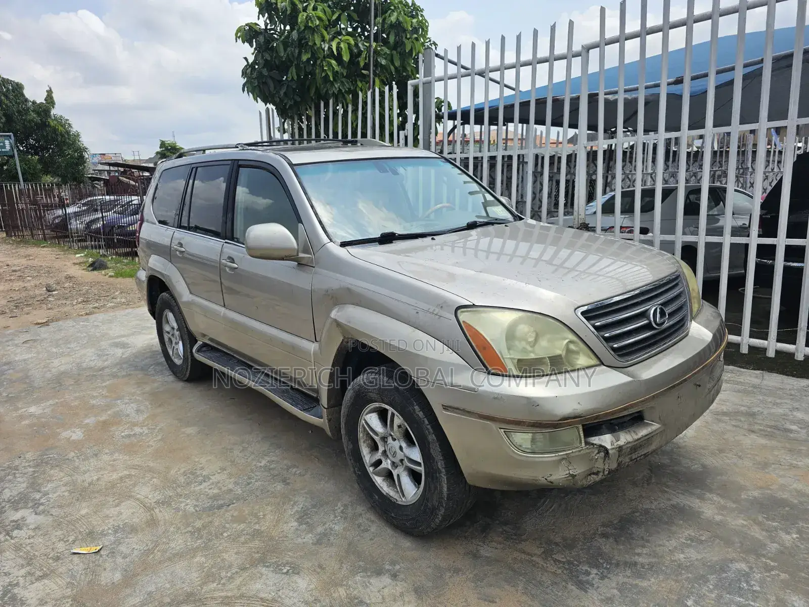 Lexus GX 470 2004 Gold