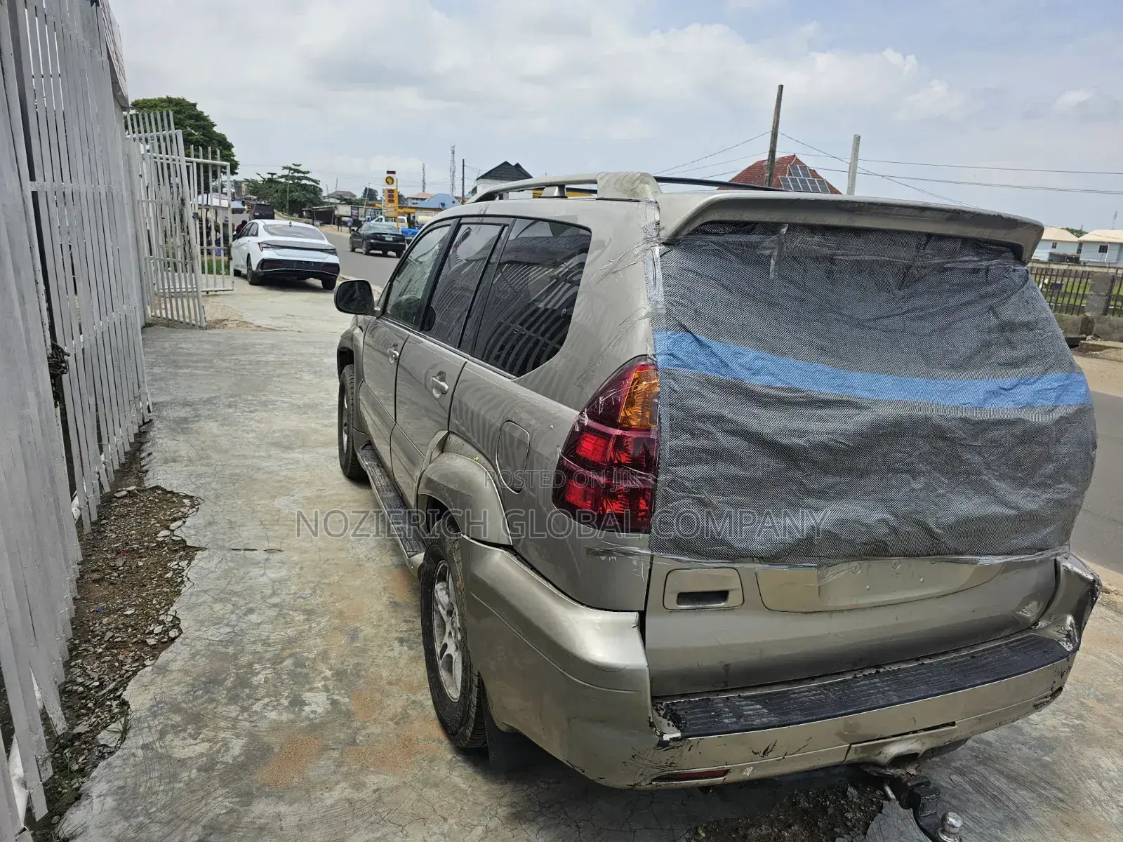 Lexus GX 470 2004 Gold