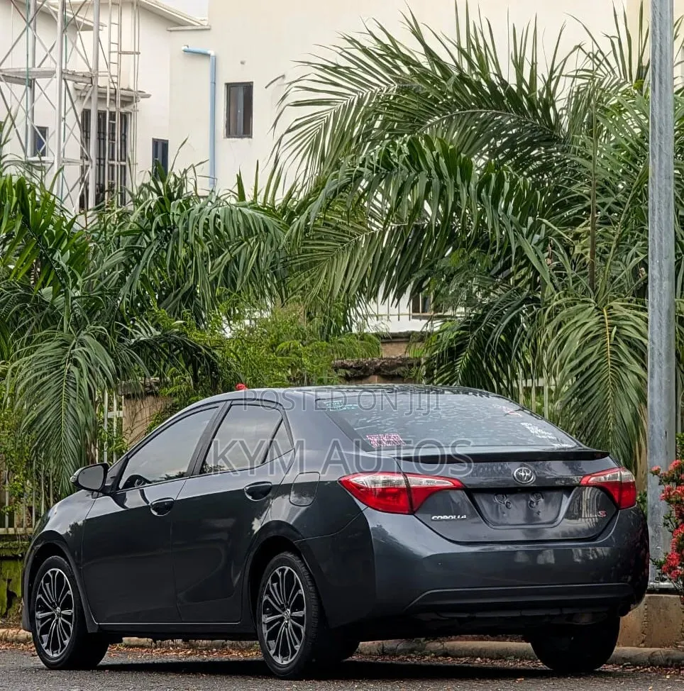 Toyota Corolla 2015 Gray