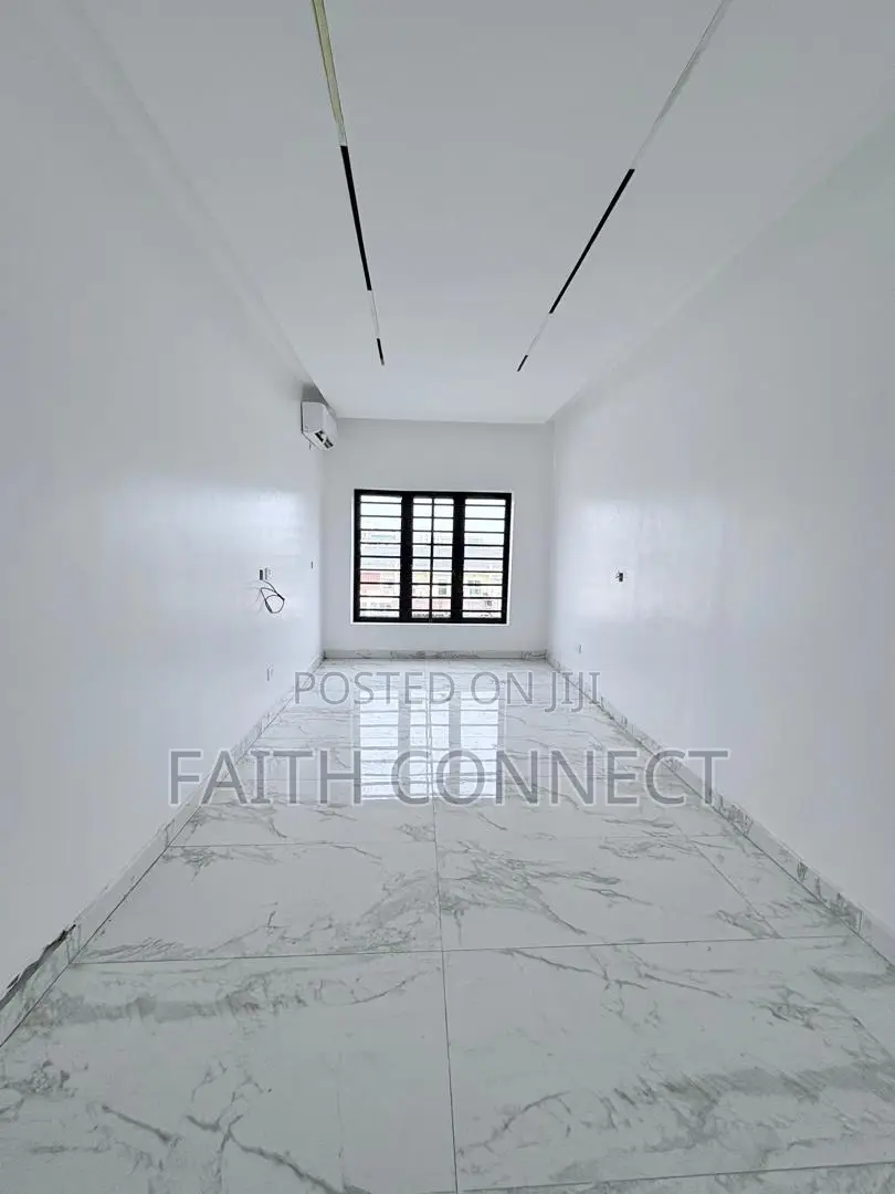 5bdrm Duplex in Abraham Adesanya for sale