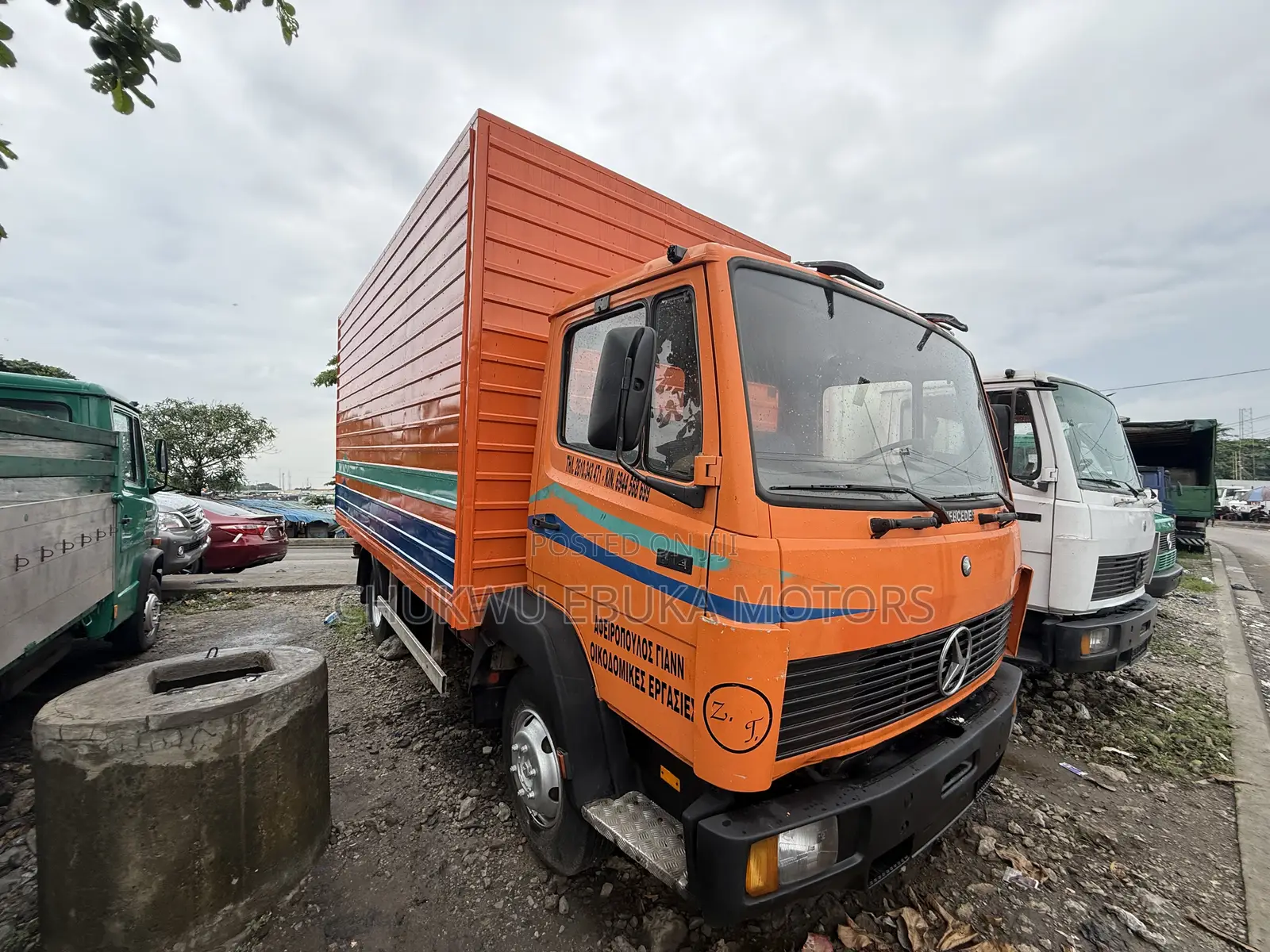Mercedes Benz 814 Truck Orange
