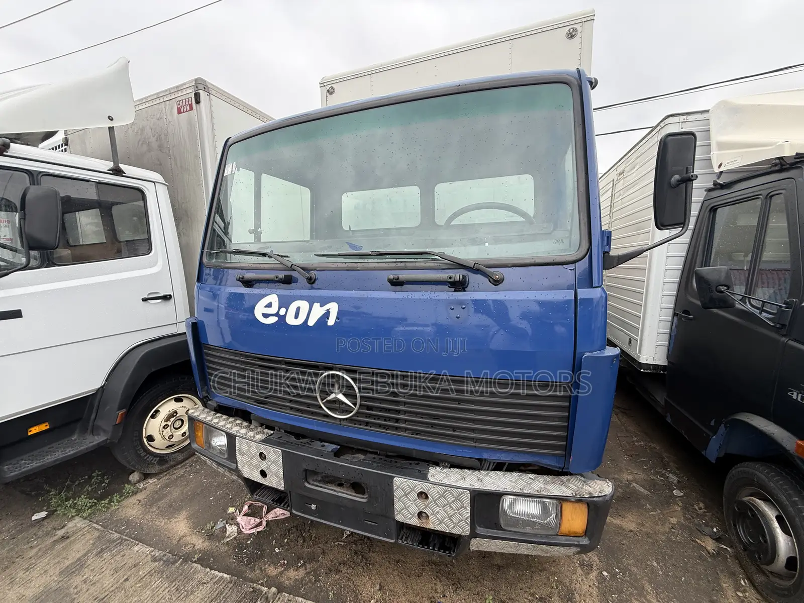 814 Mercedes Benz Blue With Bucket