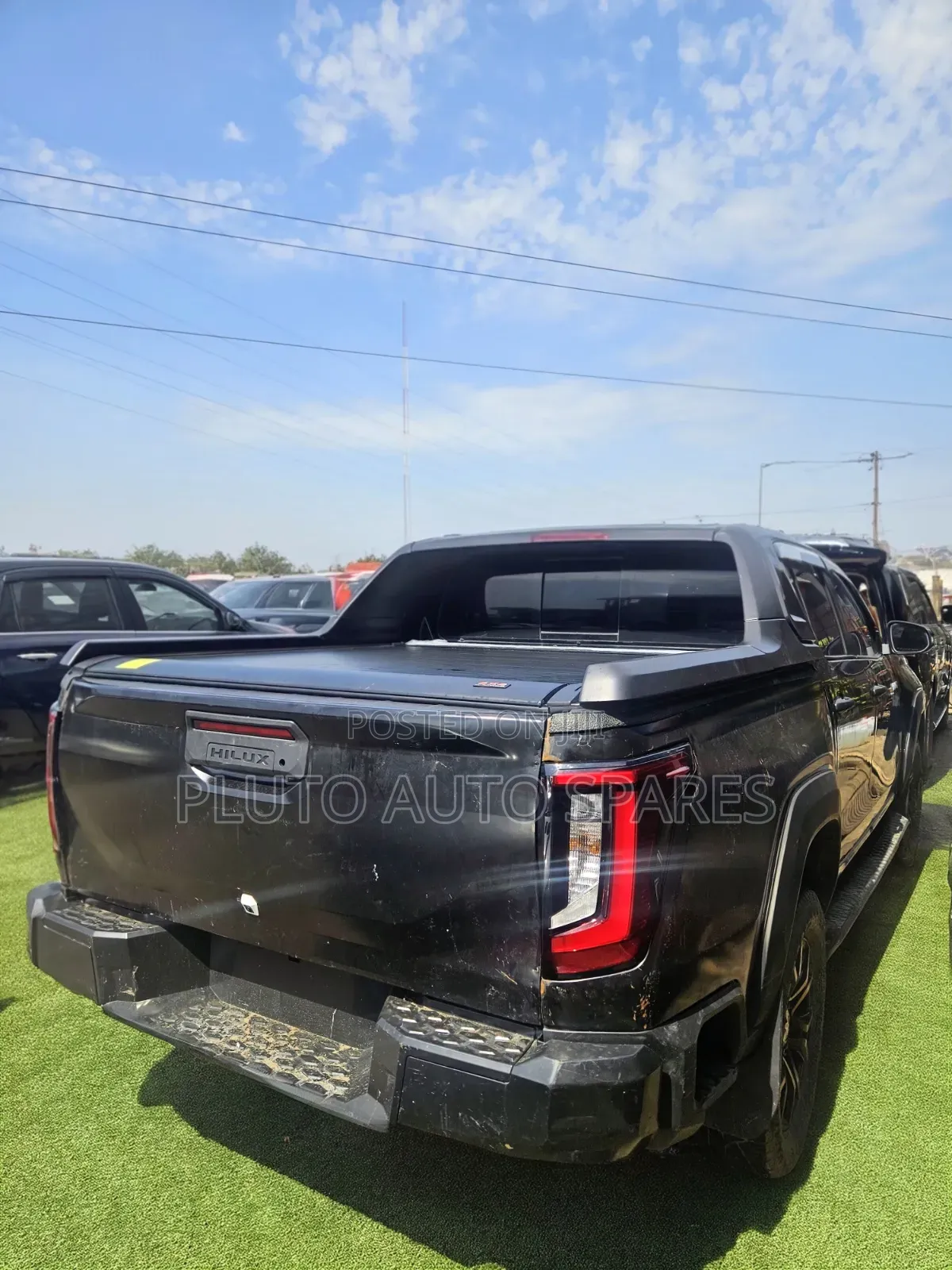 Automatic Retractable Tonneau Roller Cover TRD Spoiler Hilux 2026