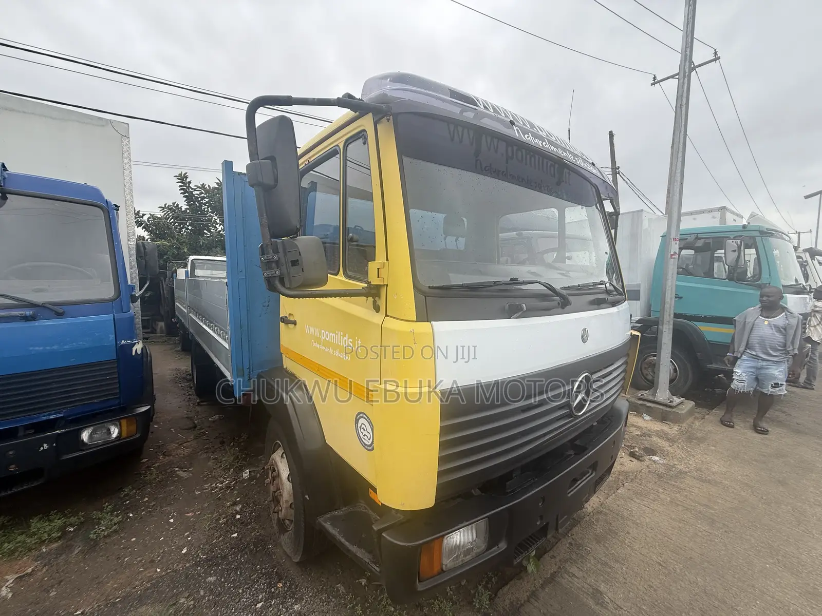 Mercedes-Benz 2002 Yellow