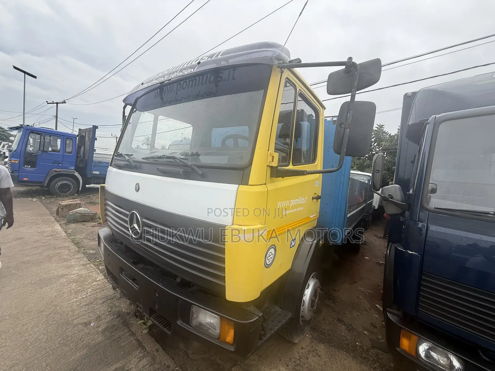 Mercedes-Benz 2002 Yellow