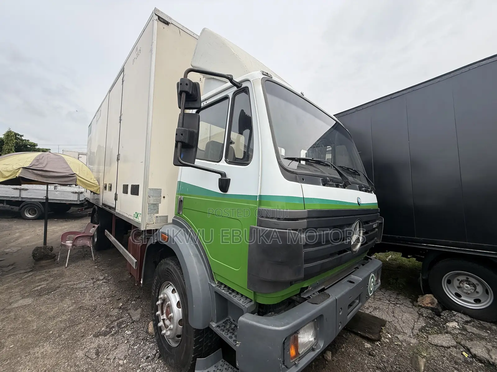 1827 Mercedes Benz Green