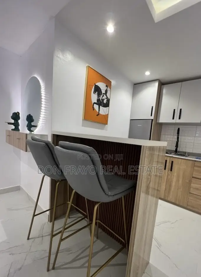 Functional 4 Beds + 2 Units 1 Bed Services Apartment Business for Sale