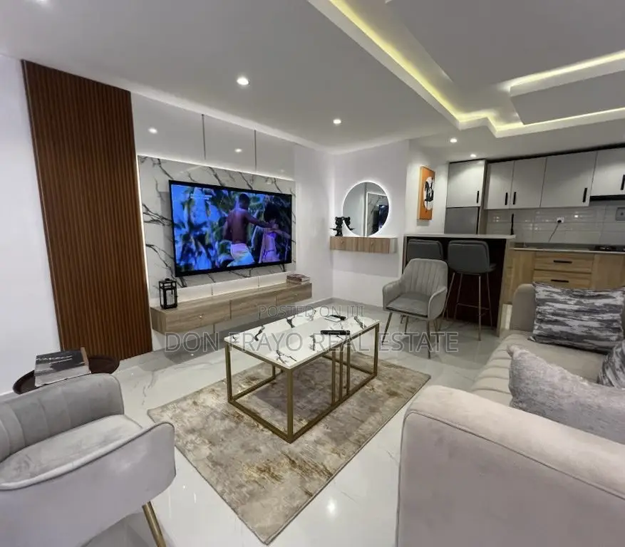 Functional 4 Beds + 2 Units 1 Bed Services Apartment Business for Sale