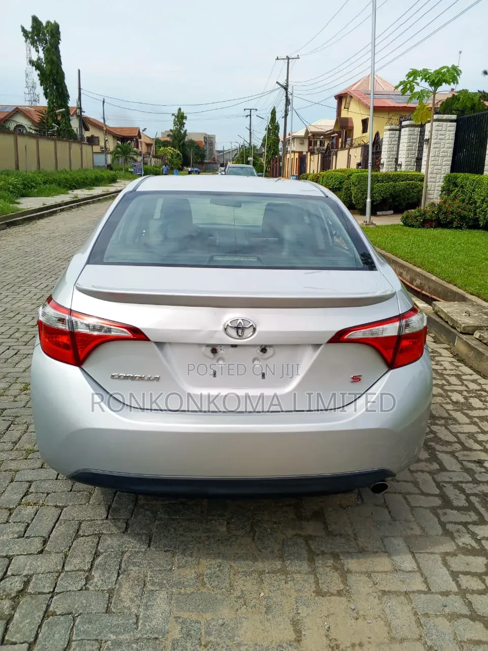 Toyota Corolla LE 4dr Sedan (1.8L 4cyl CVT) 2016 Silver