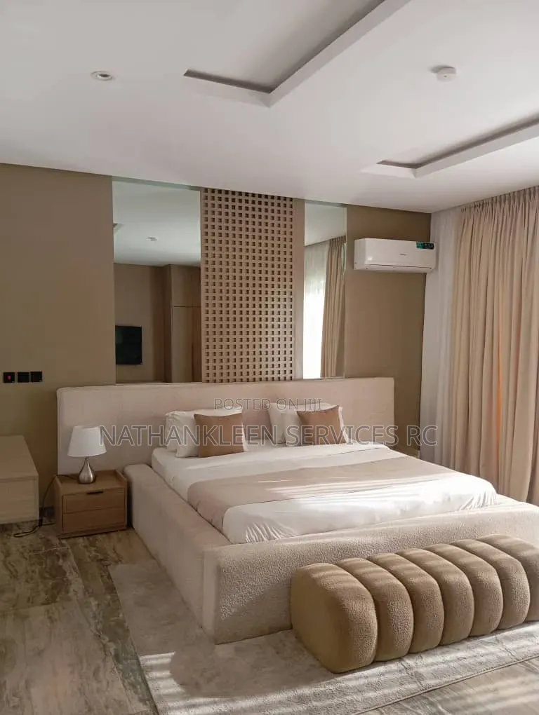 Bach Pad Two Bedroom Luxury Apartment