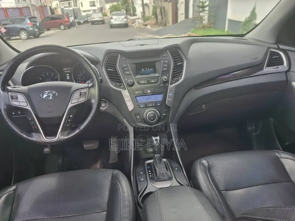 Hyundai Santa Fe Limited 4dr SUV AWD (3.3L 6cyl 6A) 2015 Black