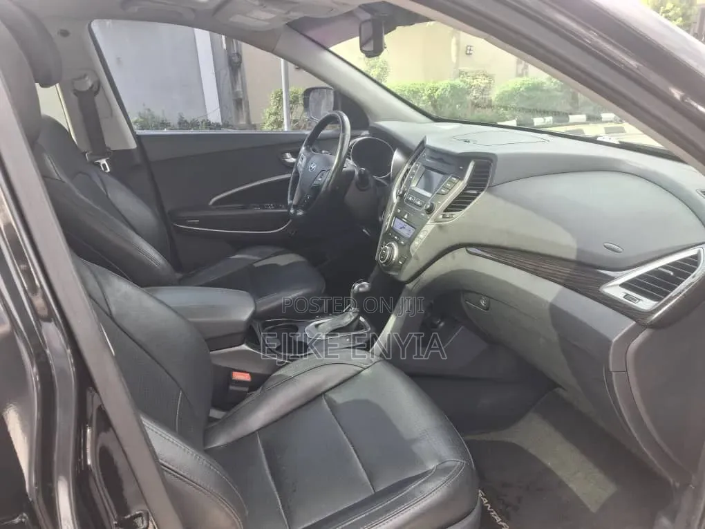 Hyundai Santa Fe Limited 4dr SUV AWD (3.3L 6cyl 6A) 2015 Black