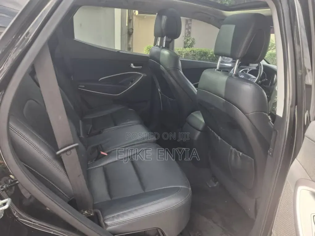 Hyundai Santa Fe Limited 4dr SUV AWD (3.3L 6cyl 6A) 2015 Black