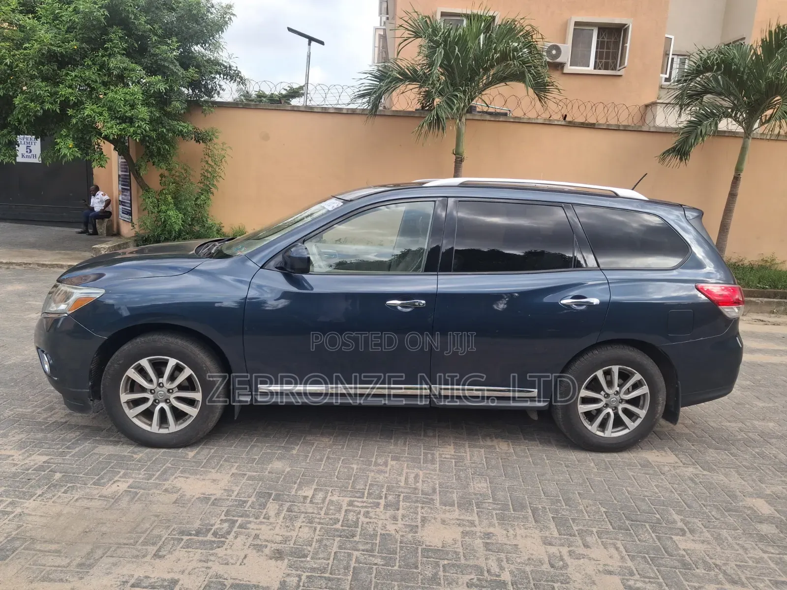 Nissan Pathfinder 2015 Blue