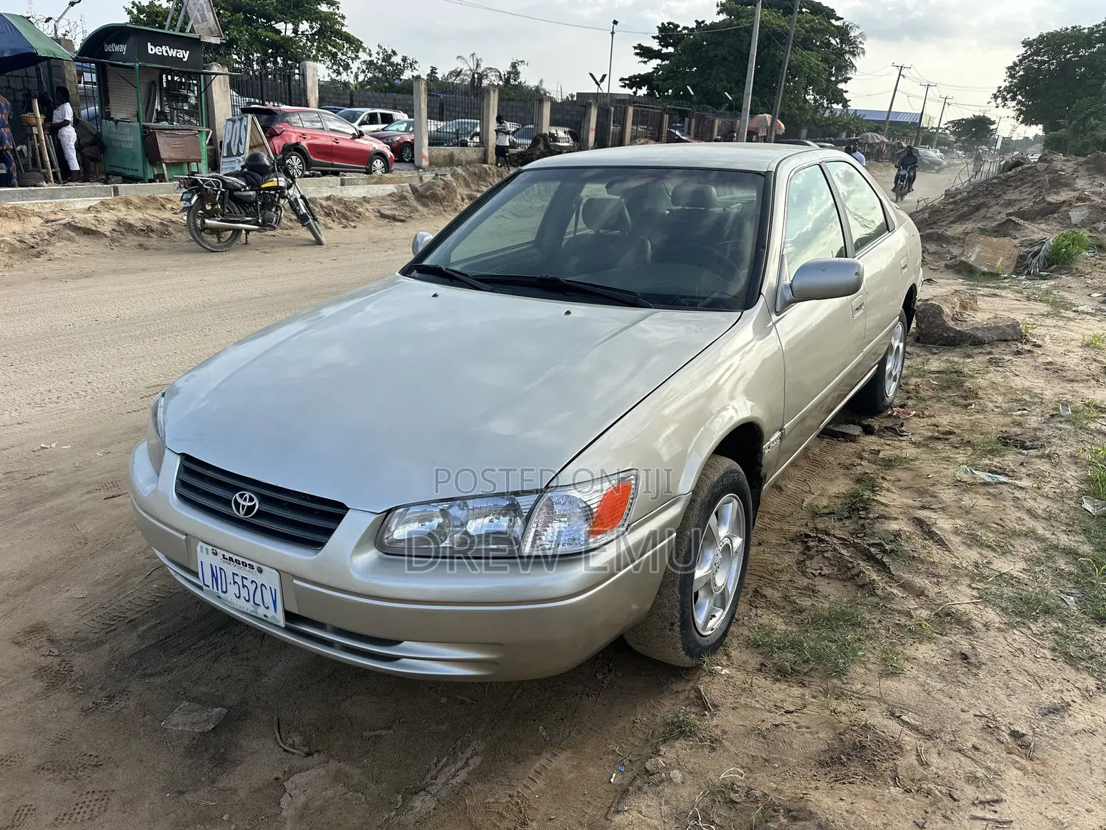 Toyota Camry LE 4dr Sedan (2.2L 4cyl 4A) 2001 Silver
