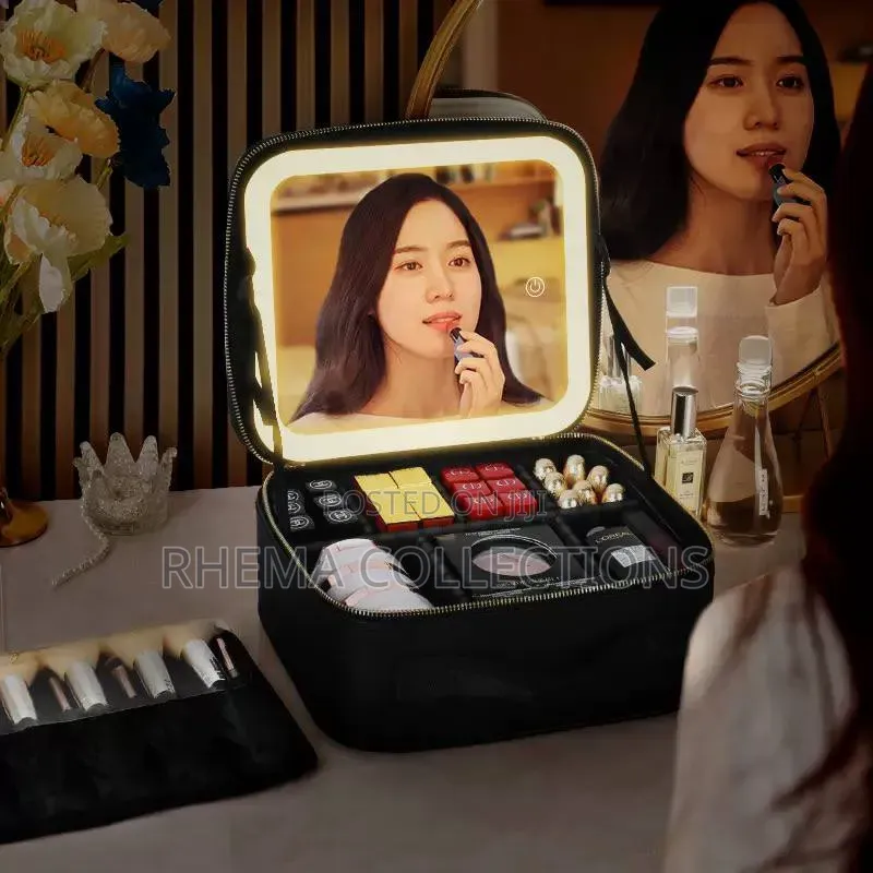 Large Capacity Make Up Box With Mirror and Led
