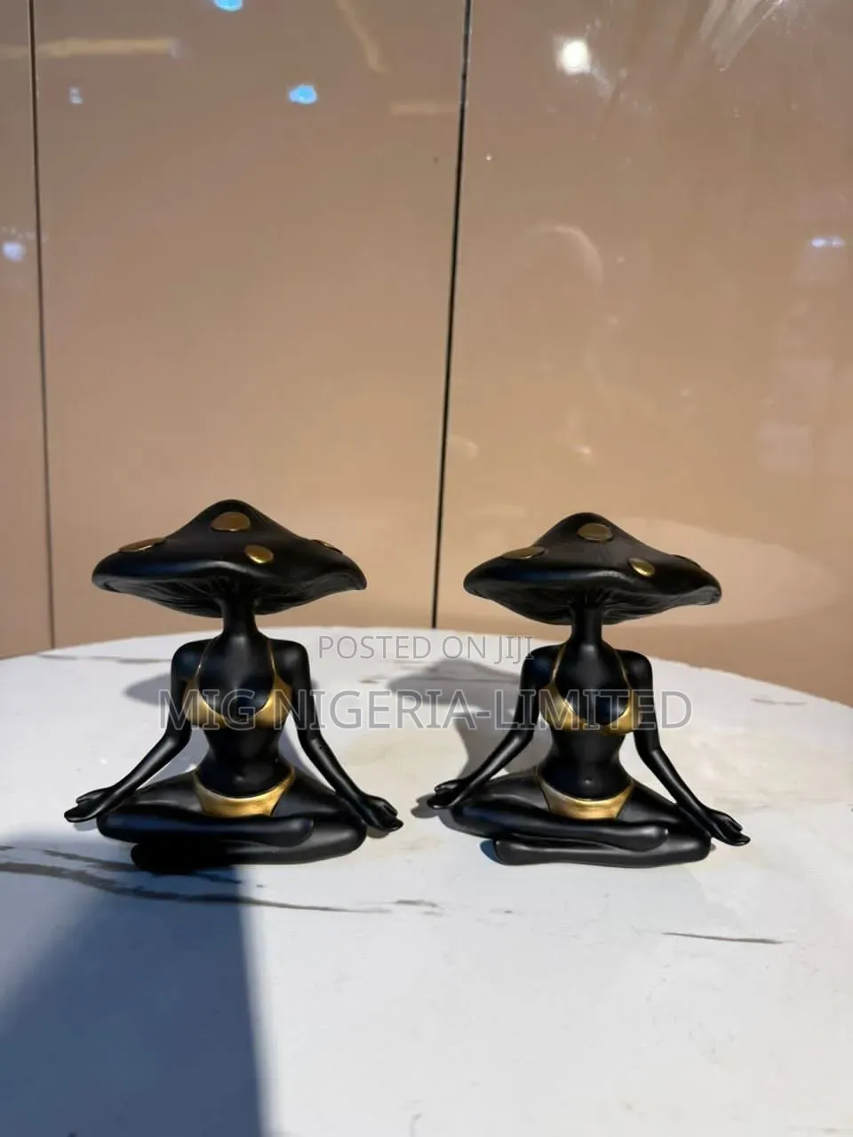 Woman on Kneel Figurines Shelves Table Top Decor