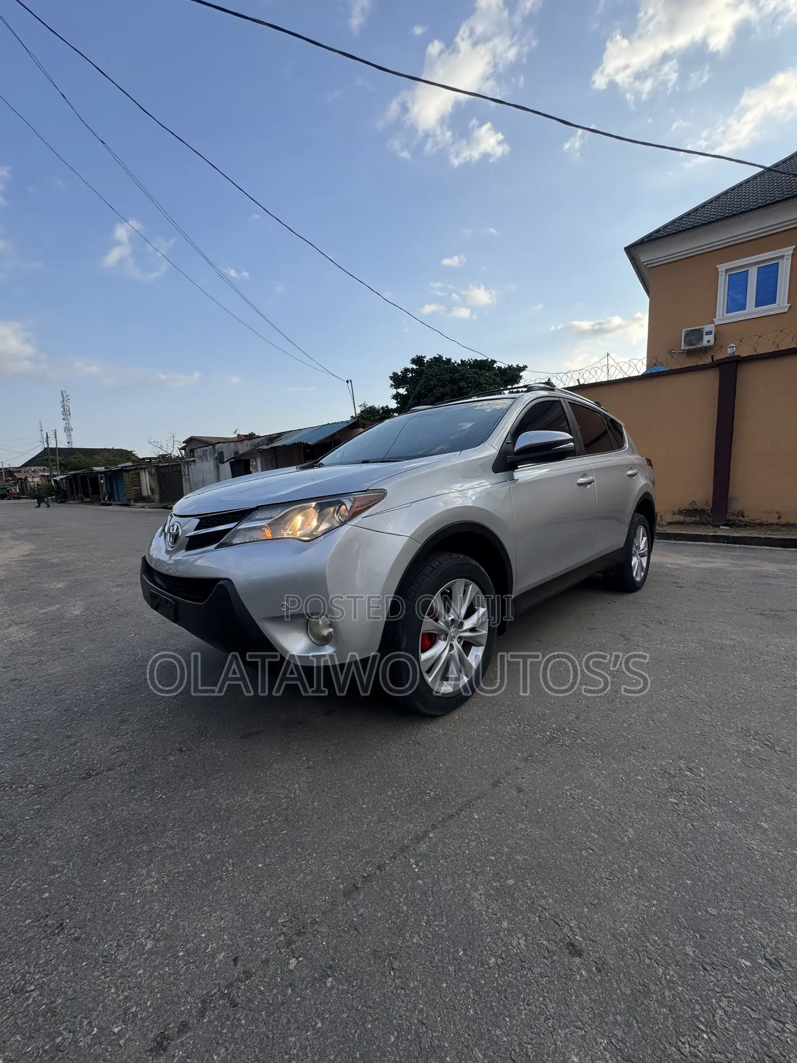 Toyota RAV4 Limited 4dr SUV AWD (2.5L 4cyl 6A) 2014 Silver
