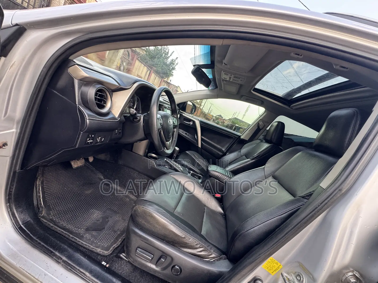 Toyota RAV4 Limited 4dr SUV AWD (2.5L 4cyl 6A) 2014 Silver