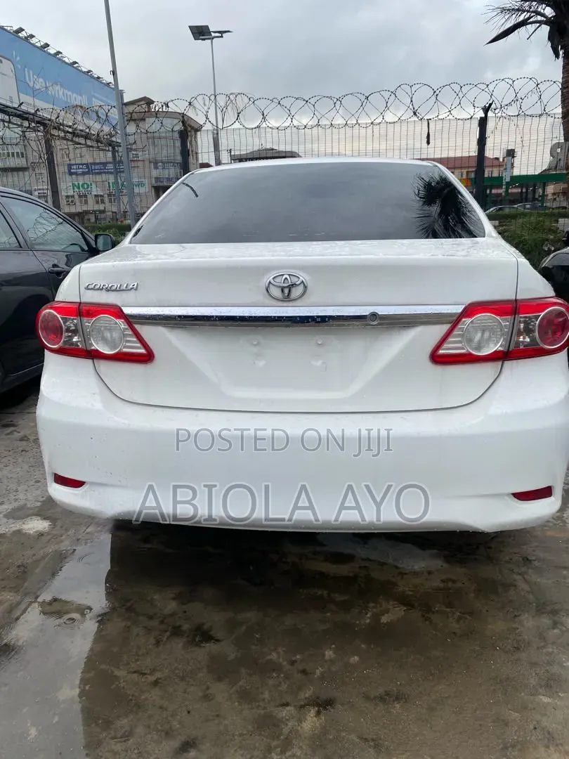 Toyota Corolla 2012 White