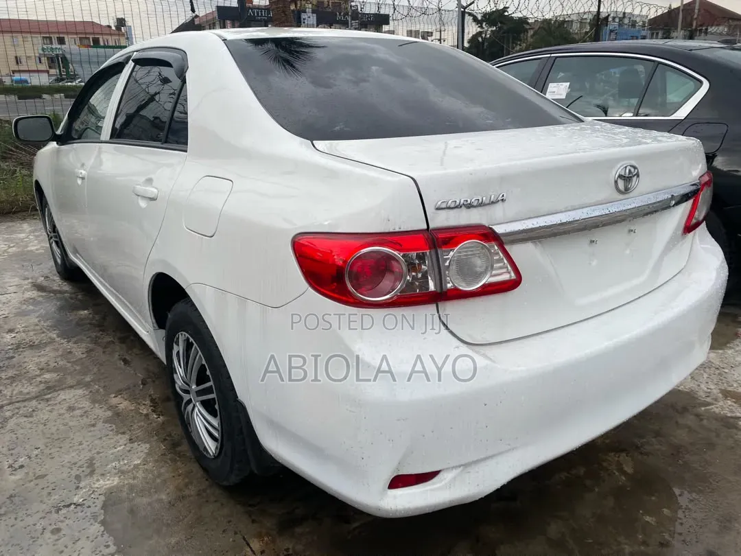 Toyota Corolla 2012 White