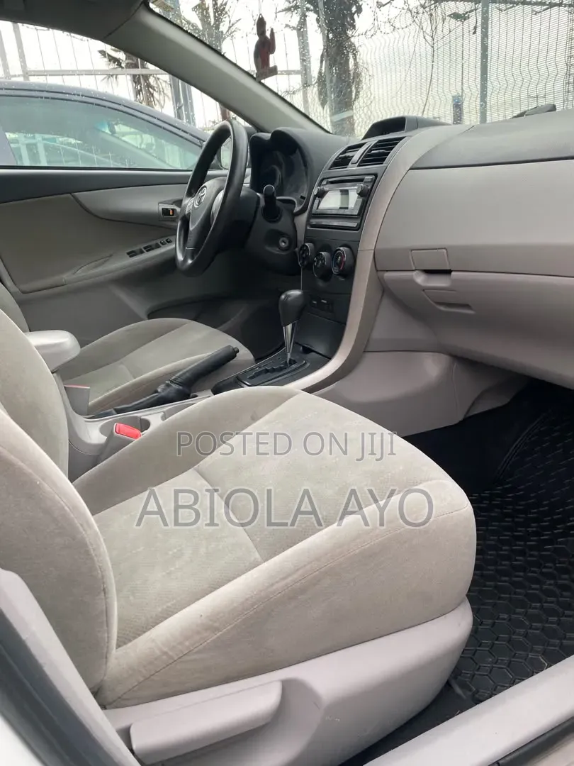 Toyota Corolla 2012 White