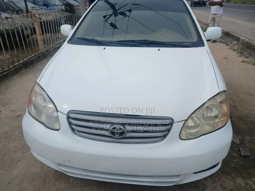 Toyota Corolla Sedan 2004 White