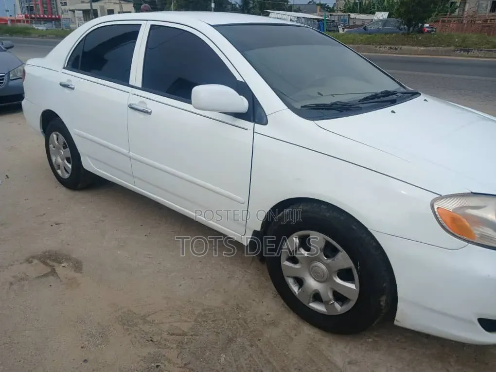 Toyota Corolla Sedan 2004 White