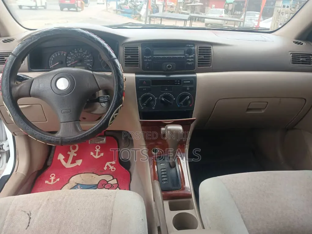 Toyota Corolla Sedan 2004 White