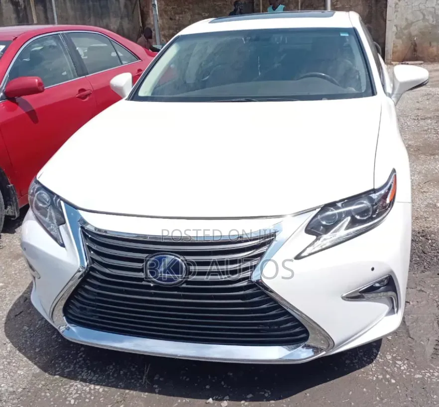 Lexus ES 350 FWD 2016 White