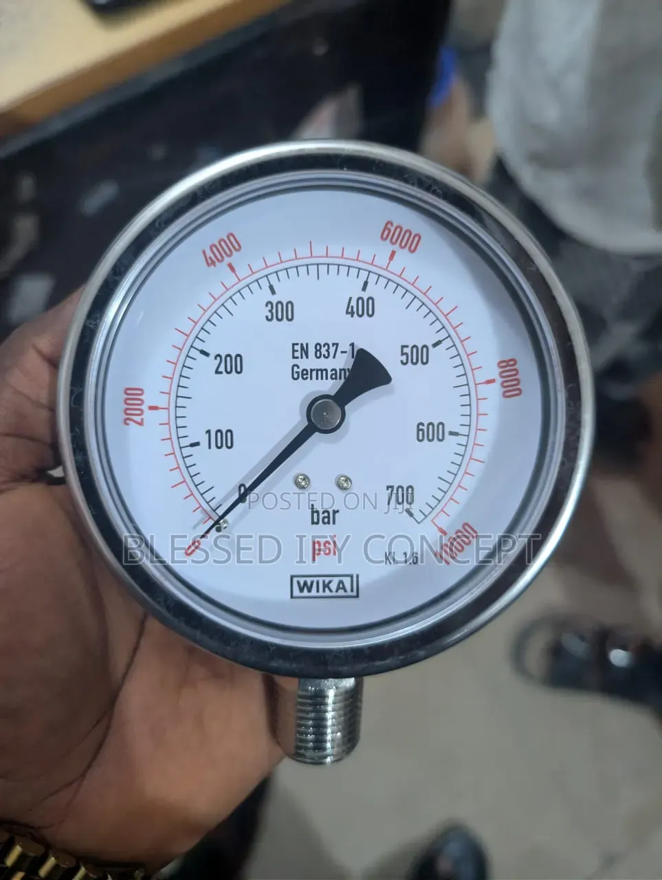 4" 700 Bar Pressure Gauge,Oli Face, Also Available in Different Sizes