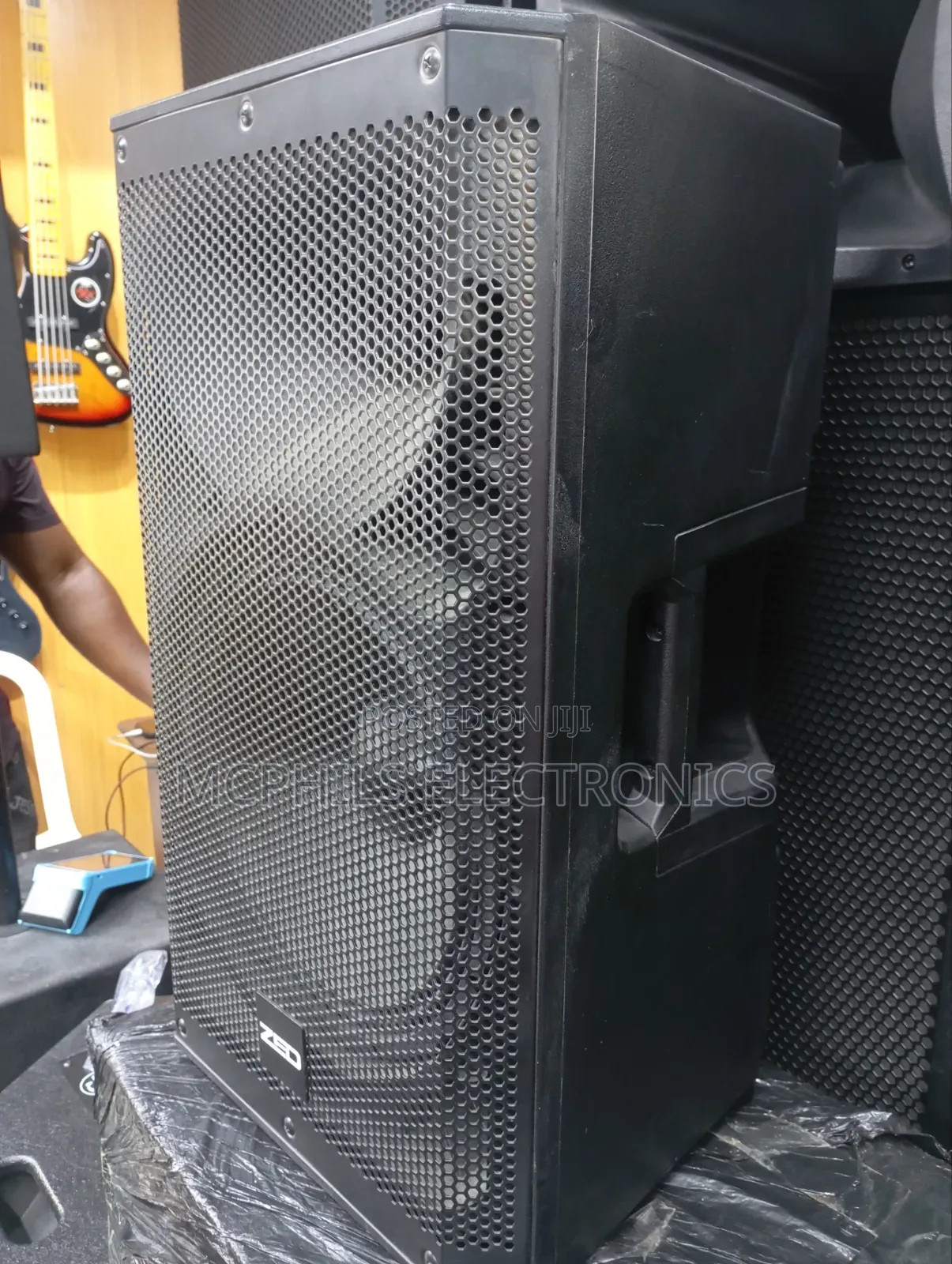 Zed 12 Inches Active Powered Speakers