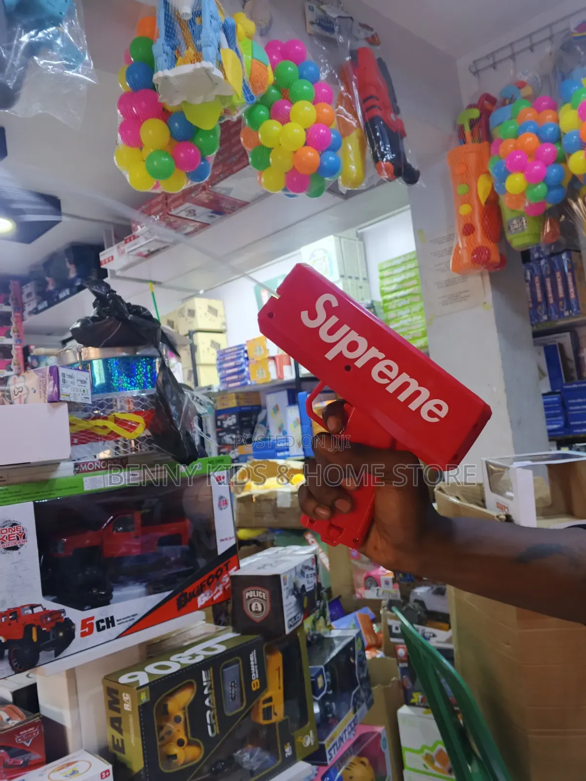 Battery Operated Supreme Spray Money Machine