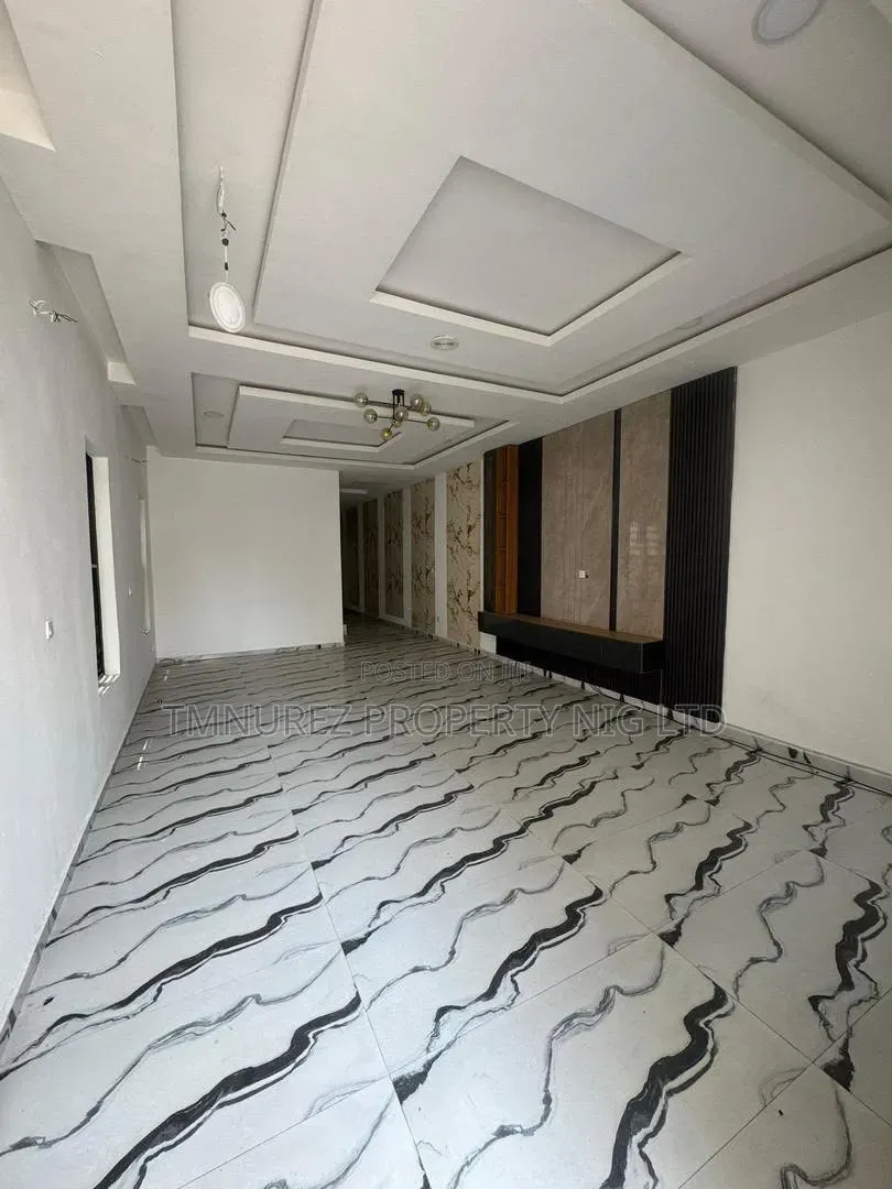 4bdrm Duplex in Chevron for rent
