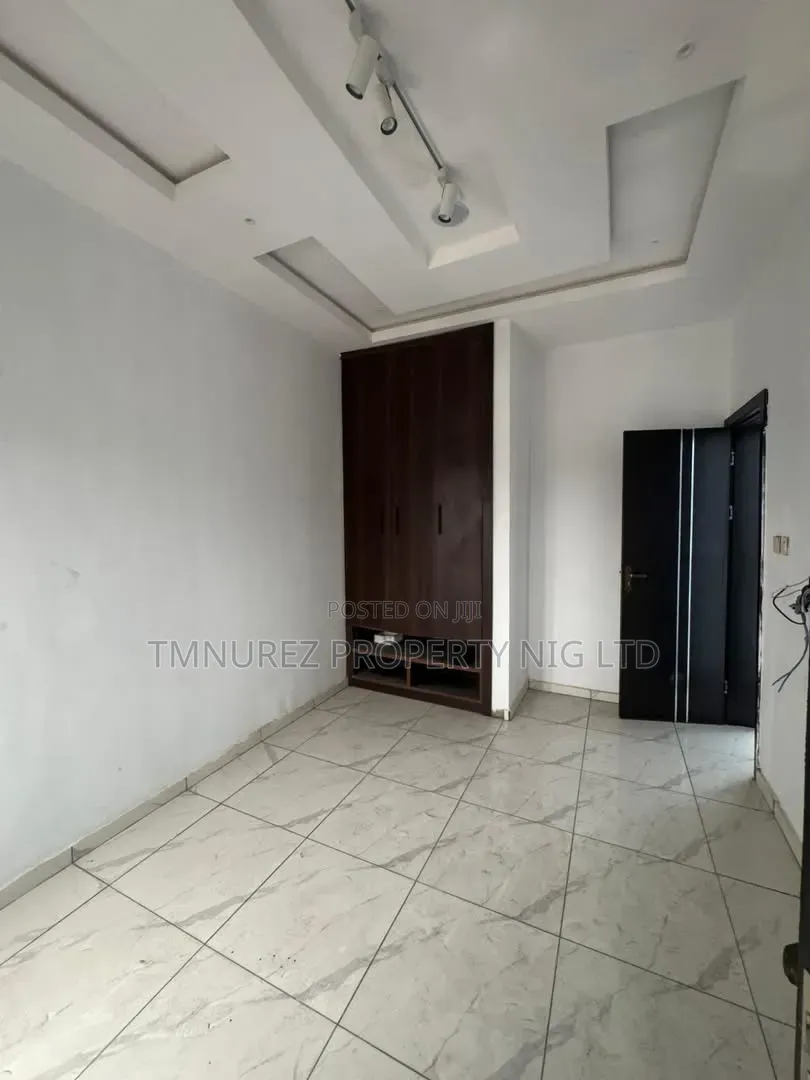 2bdrm Apartment in Chevron for rent