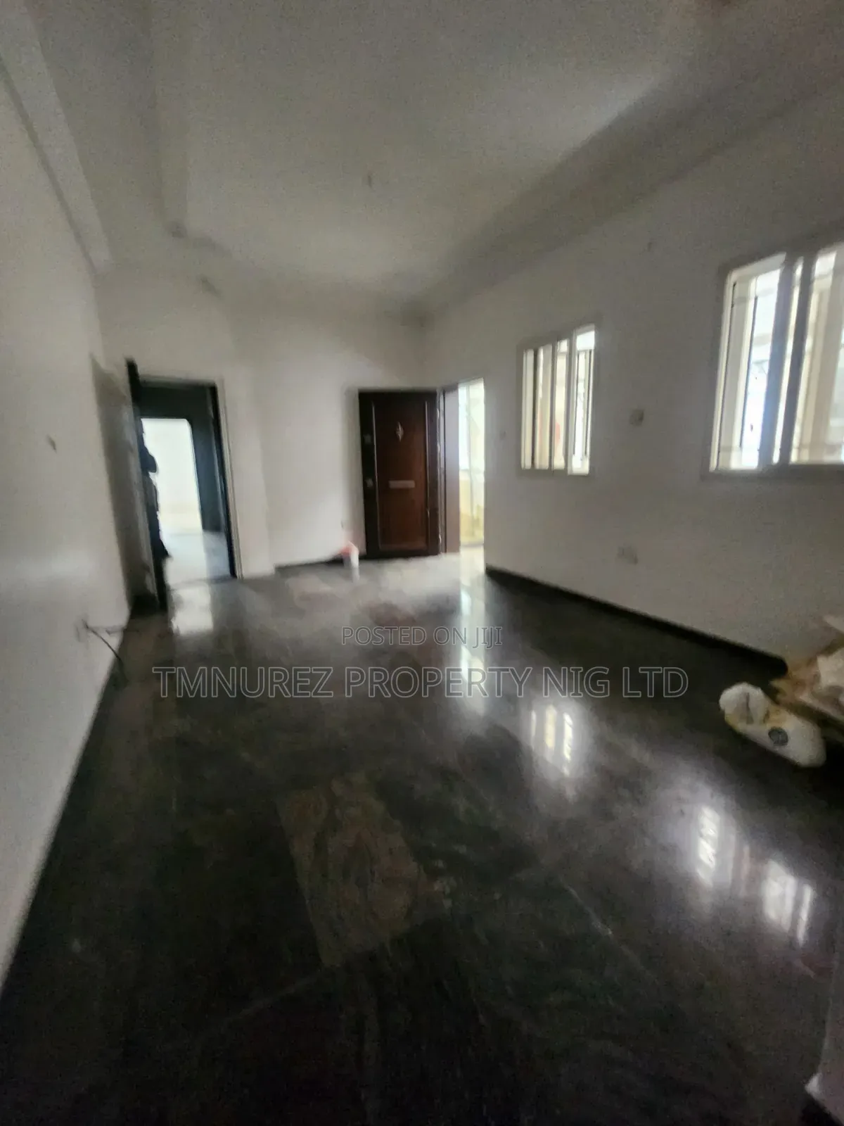 Comercial 2bedroom Apartment for Rent
