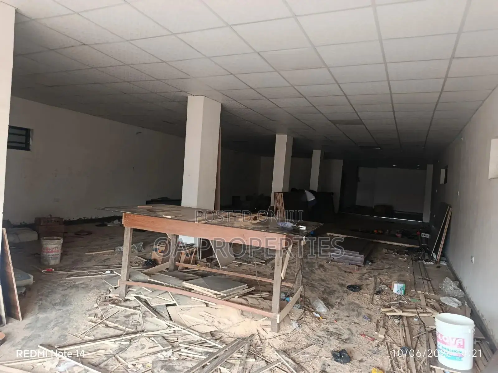 2-Units of Very Big Space Facing D Major Akobo Rd, Good 4 Commercials