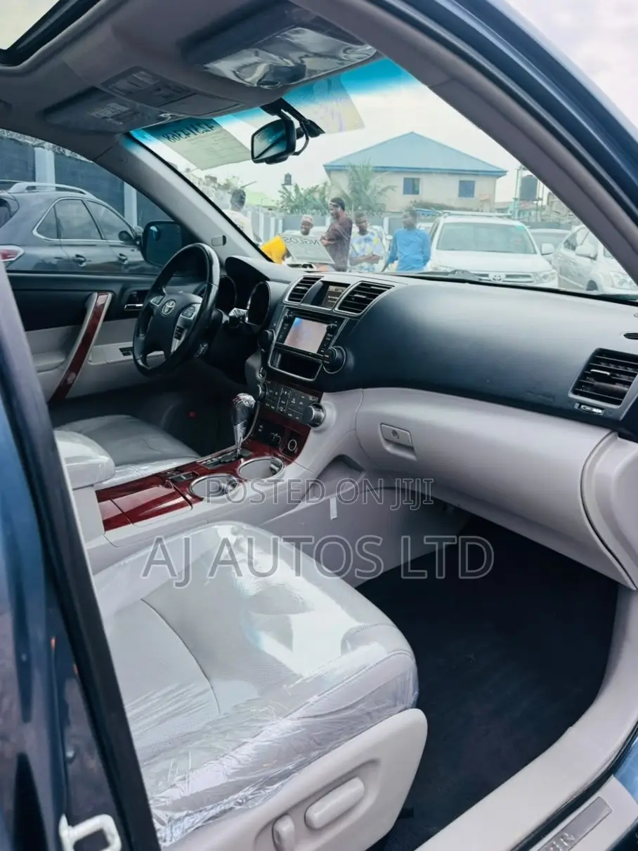 Toyota Highlander 2013 Blue