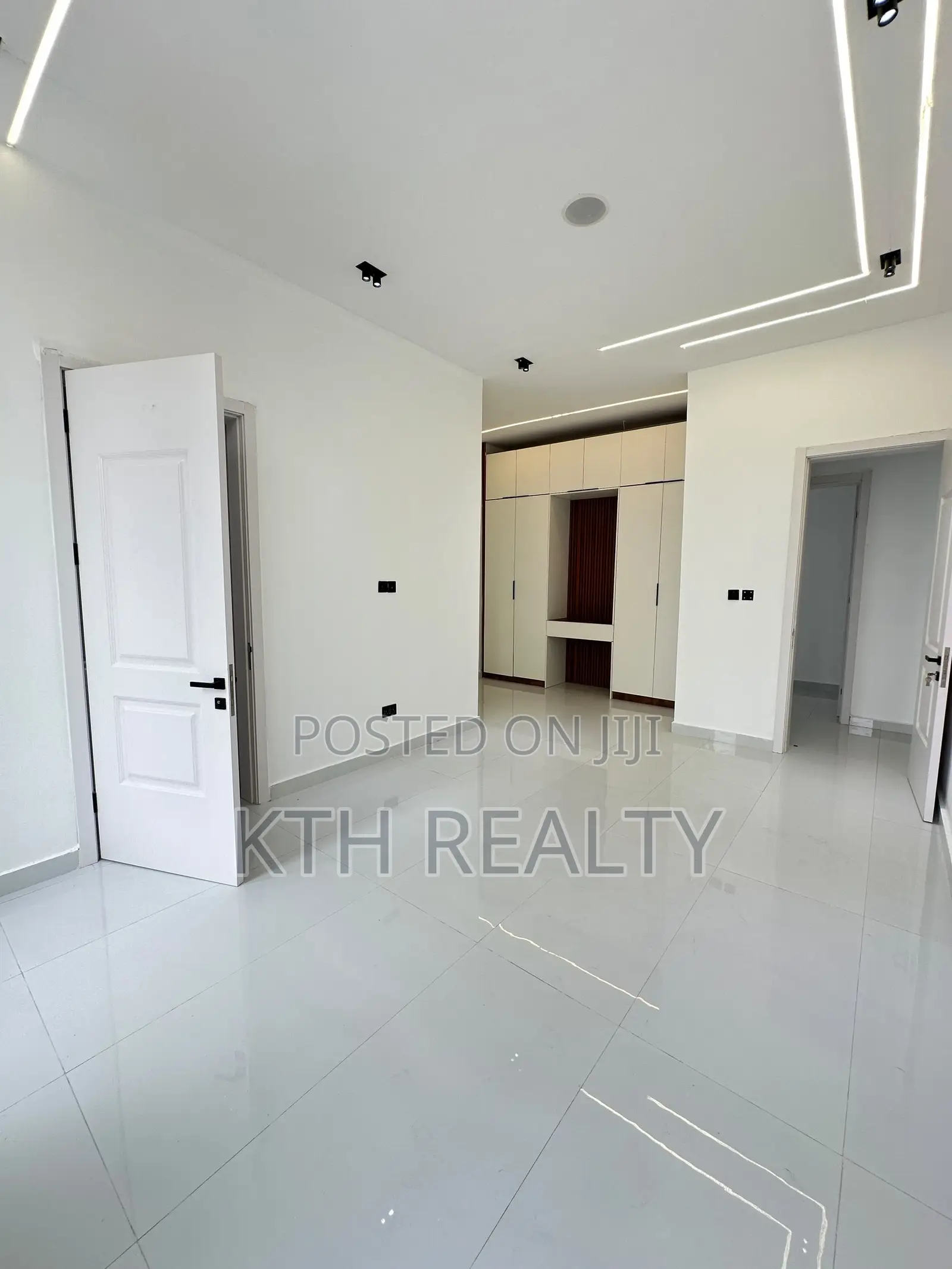 5bdrm Duplex in Lekki for sale