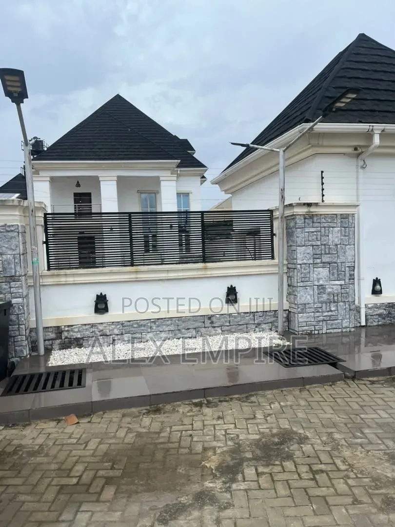 6bdrm Duplex in Ago Palace for sale