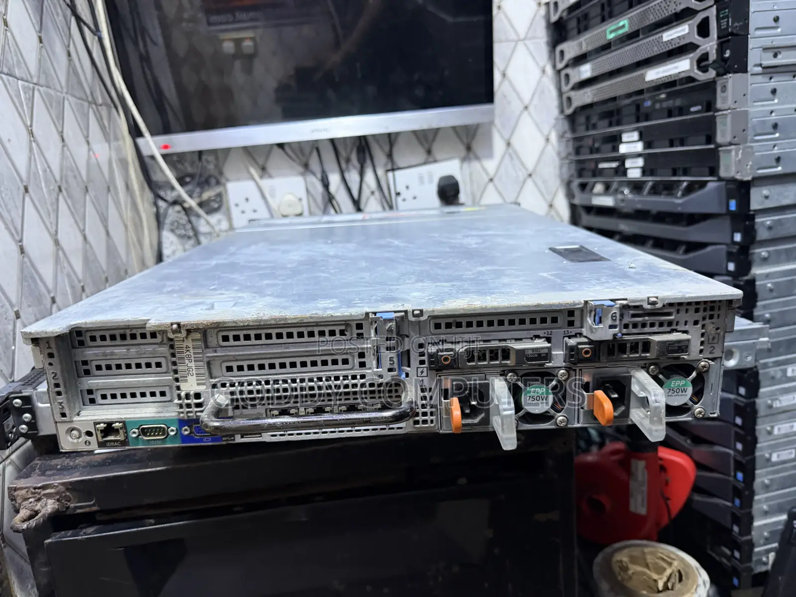 Server Dell PowerEdge R730 64GB Intel Xeon HDD 6T