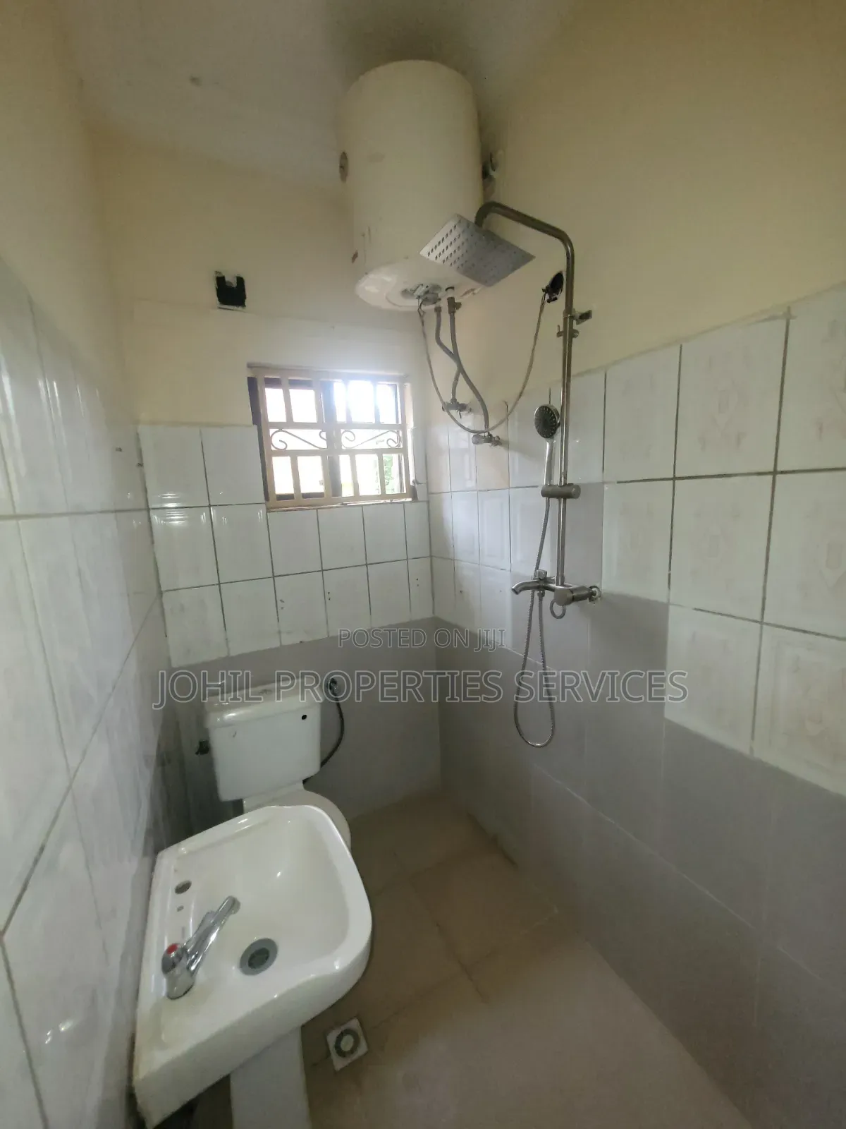3bdrm Block of Flats in Utako for rent