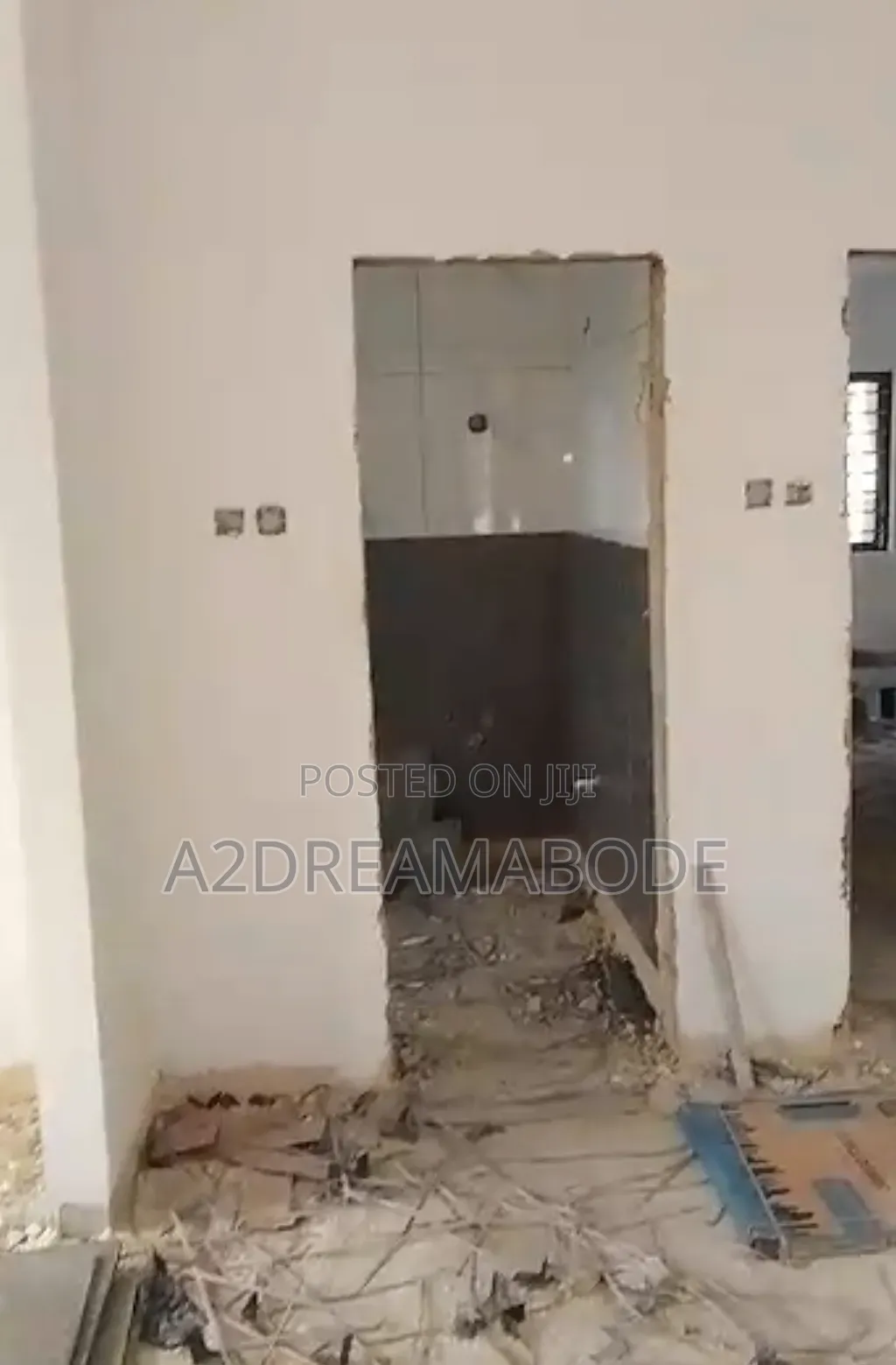3bdrm Apartment in Gbagada, Millenuim/UPS for rent
