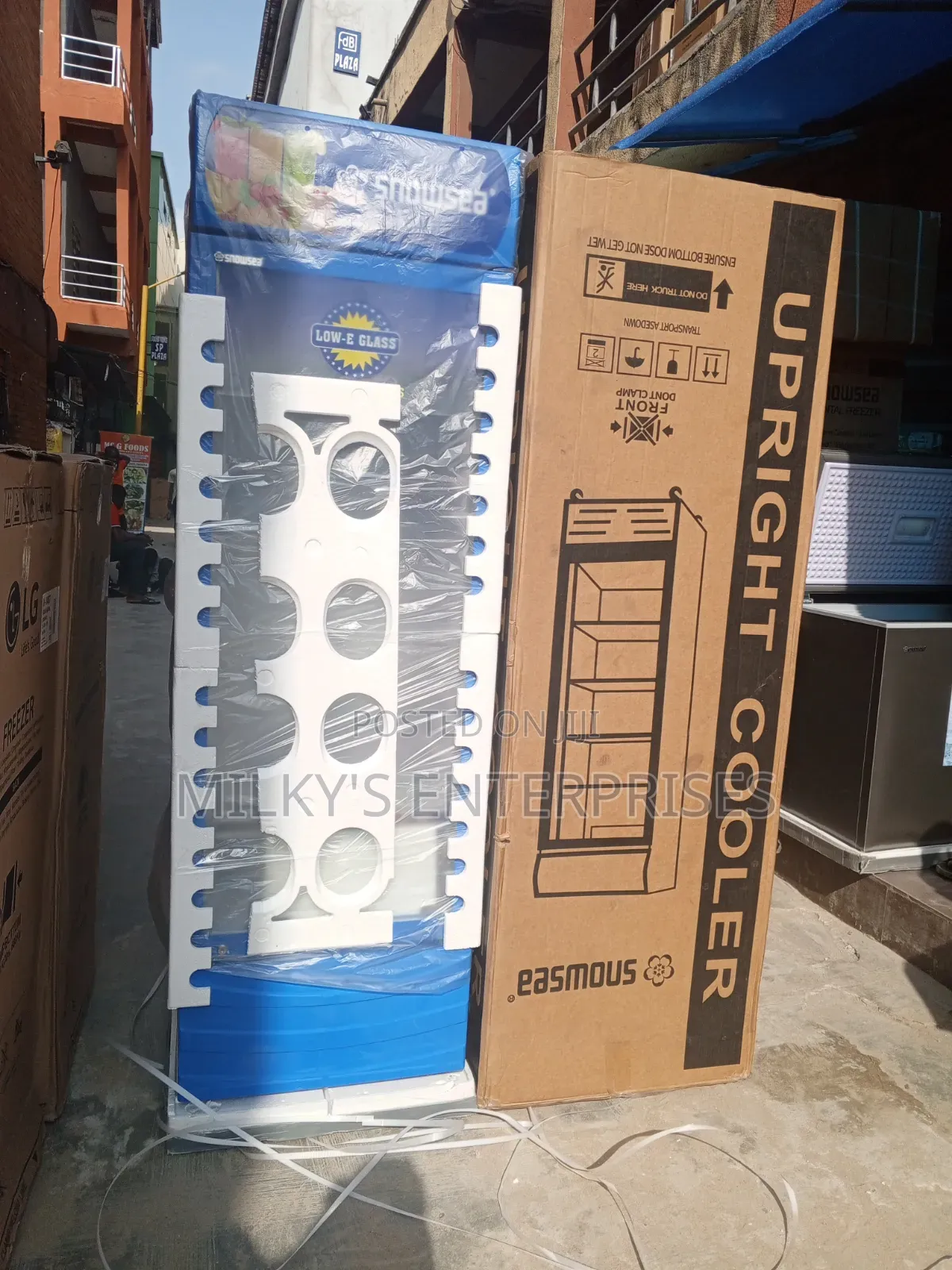 Snowsea Showcase Refrigerator