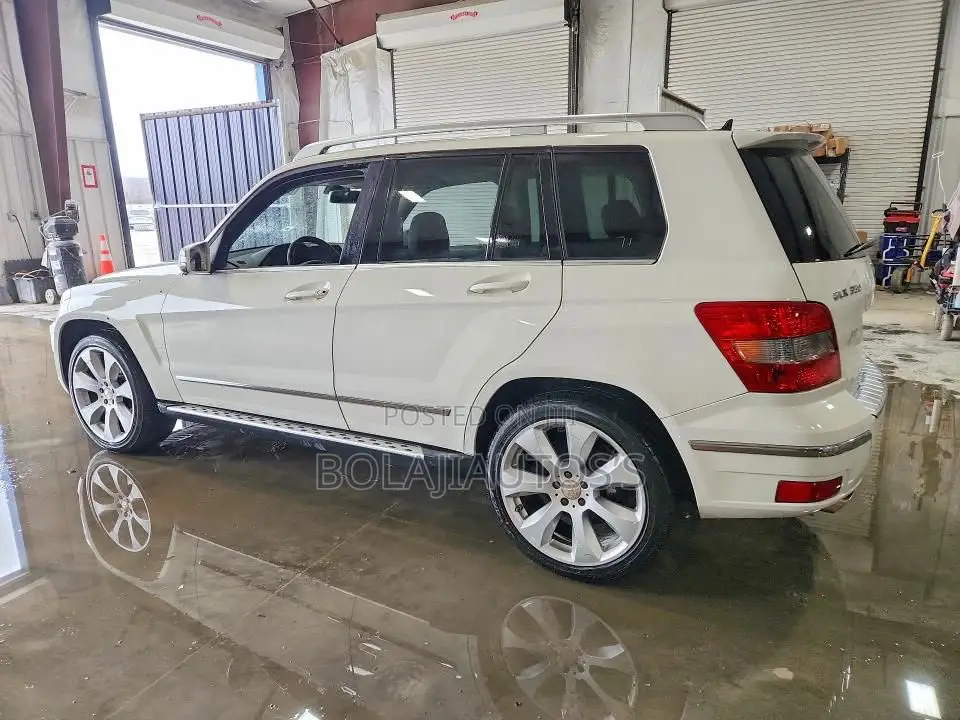 Mercedes-Benz GLK-Class 350 4MATIC 2011 White