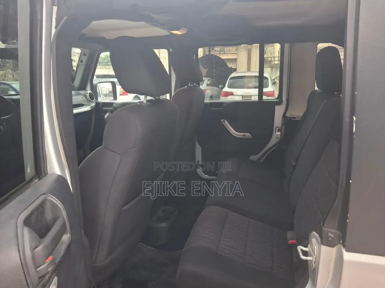 Jeep Wrangler Unlimited Sahara 2011 Silver