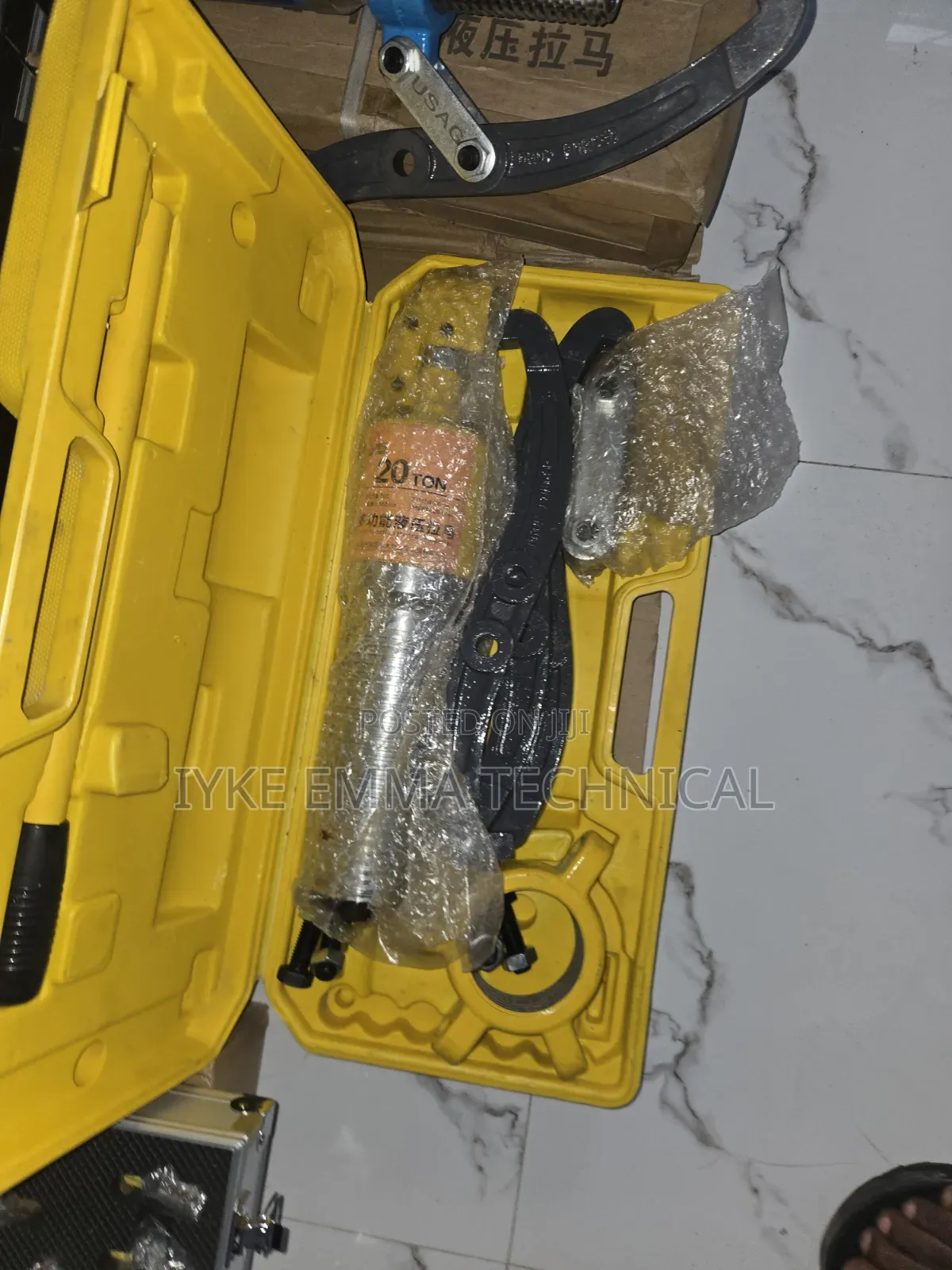 20-Ton Hydraulic Bearing Puller Set