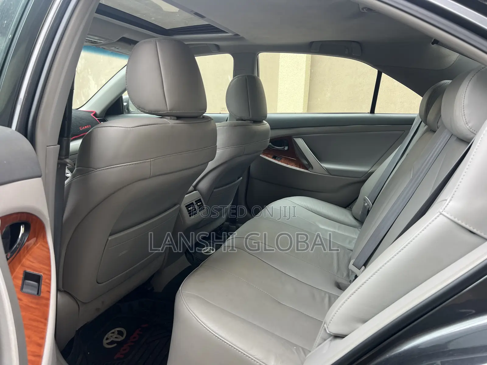 Toyota Camry XLE 4dr Sedan (2.4L 4cyl 5A) 2009 Gray